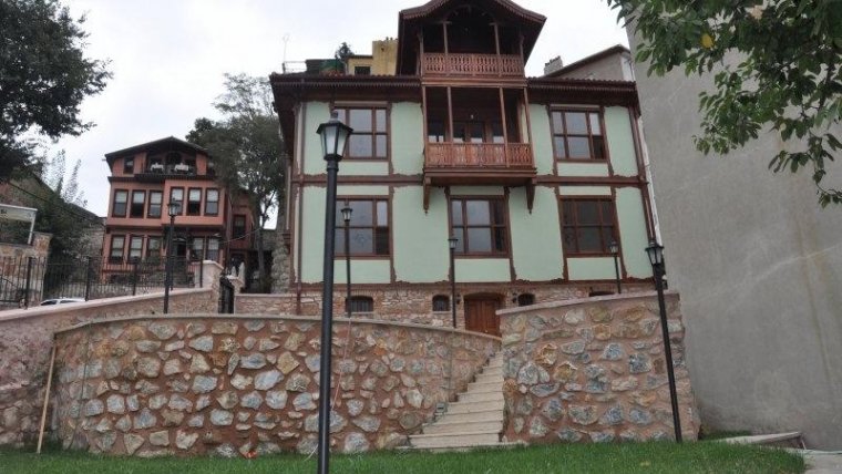 AKP'li başkan 'müze' diye özel yatak odası yaptırmış