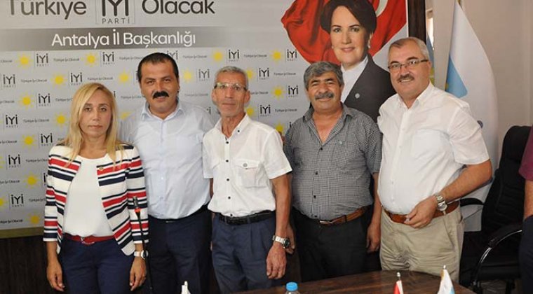 Antalya MHP'de deprem: Çok sayıda partili İYİ Parti'ye katıldı