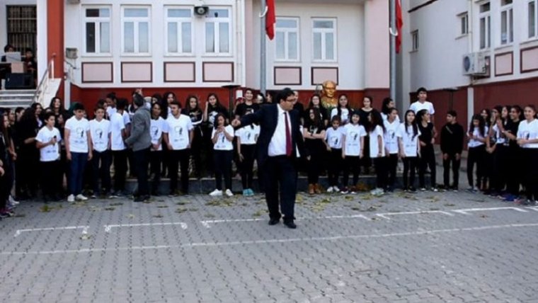 10 Kasım'da göbek atan Lisesi Müdürü Mehmet Sırrı Huylu’ya ödül gibi atama