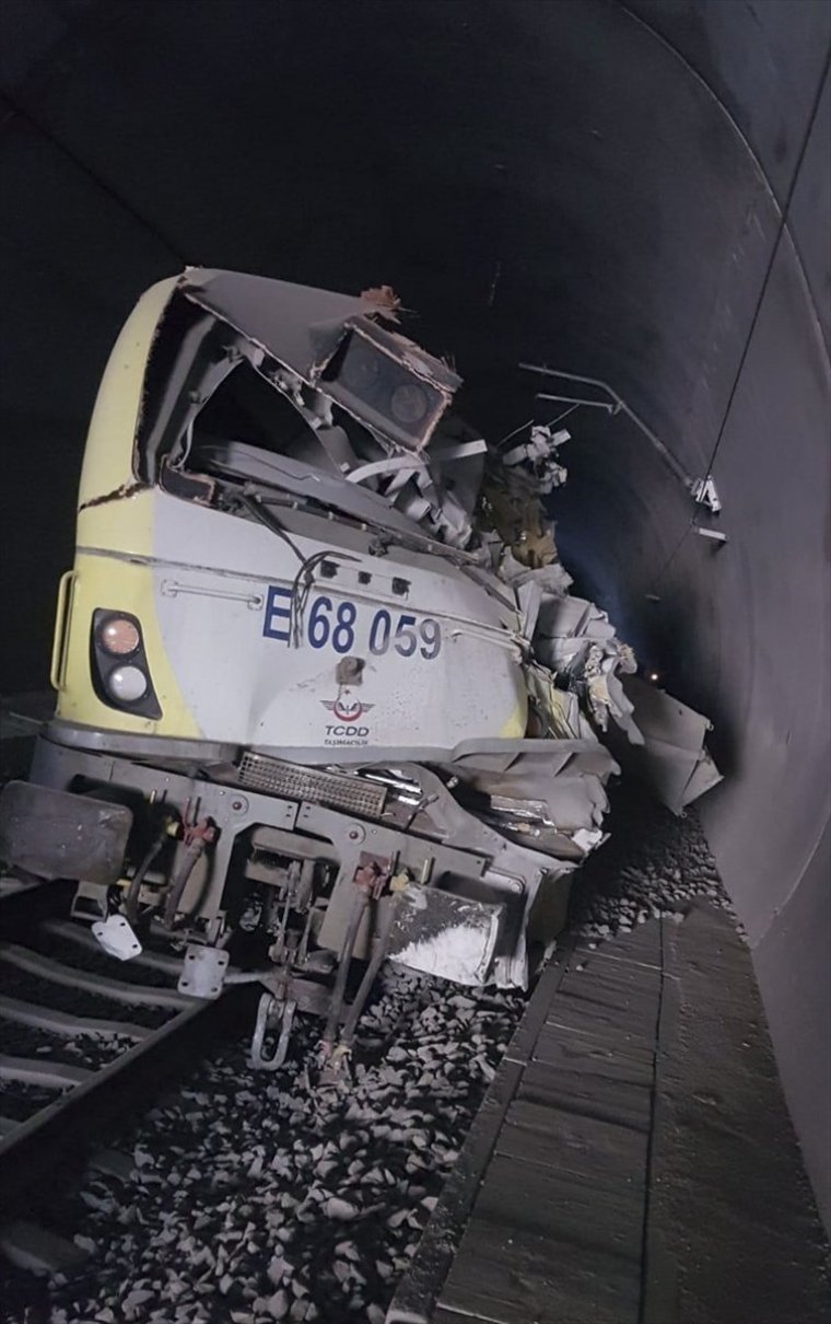 Son dakika: Bir tren daha raydan çıktı: İlk bilgiler 2 kişi hayatını kaybetti