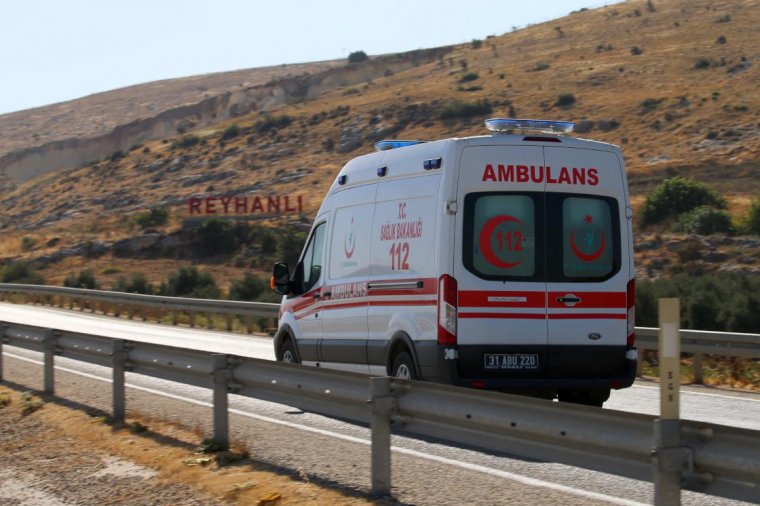 Reyhanlı'da göçmenleri taşıyan askeri kamyonet devrildi: 6 ölü, 27 yaralı