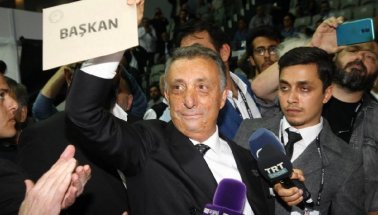 Beşiktaş'ın yeni başkanı Ahmet Nur Çebi oldu