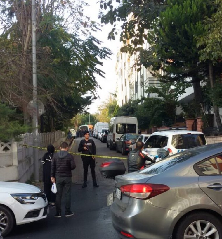 Bakırköy'de 1'i çocuk 4 kişinin evlerinde cansız bedeni bulundu