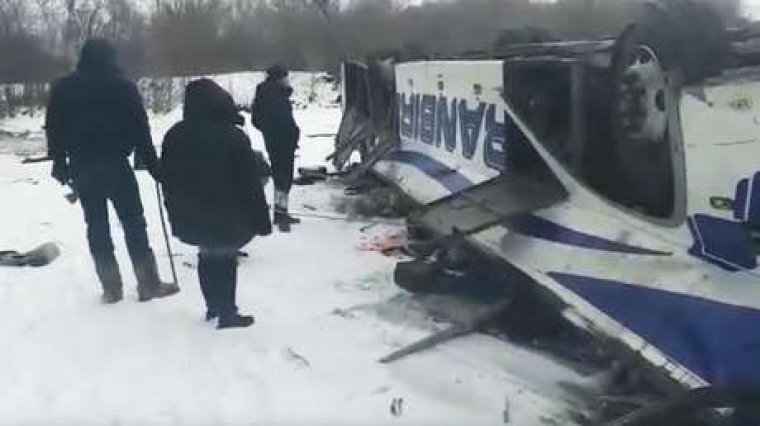 Rusya'da yolcu otobüsü donmuş göle düştü: 2'si çocuk 19 kişi öldü