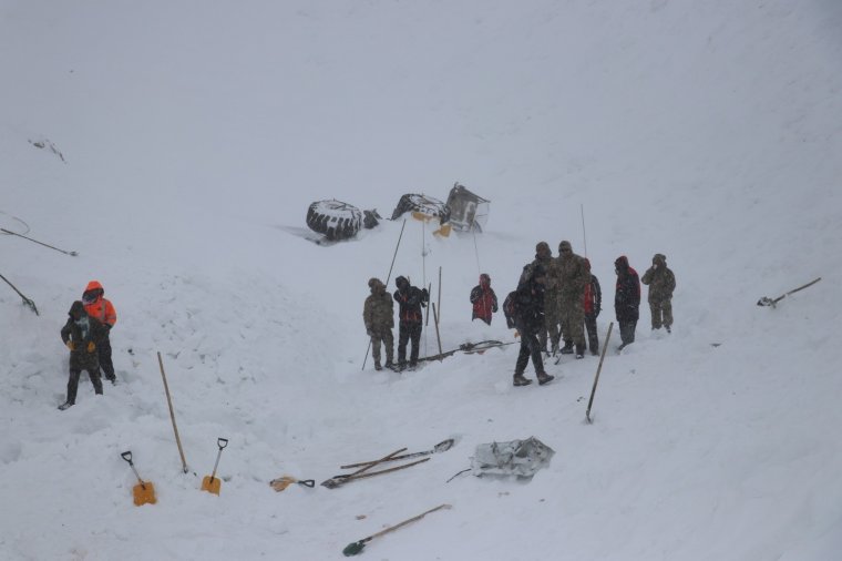 Van'da UMKE ve AFAD ekiplerinin üzerine çığ düştü