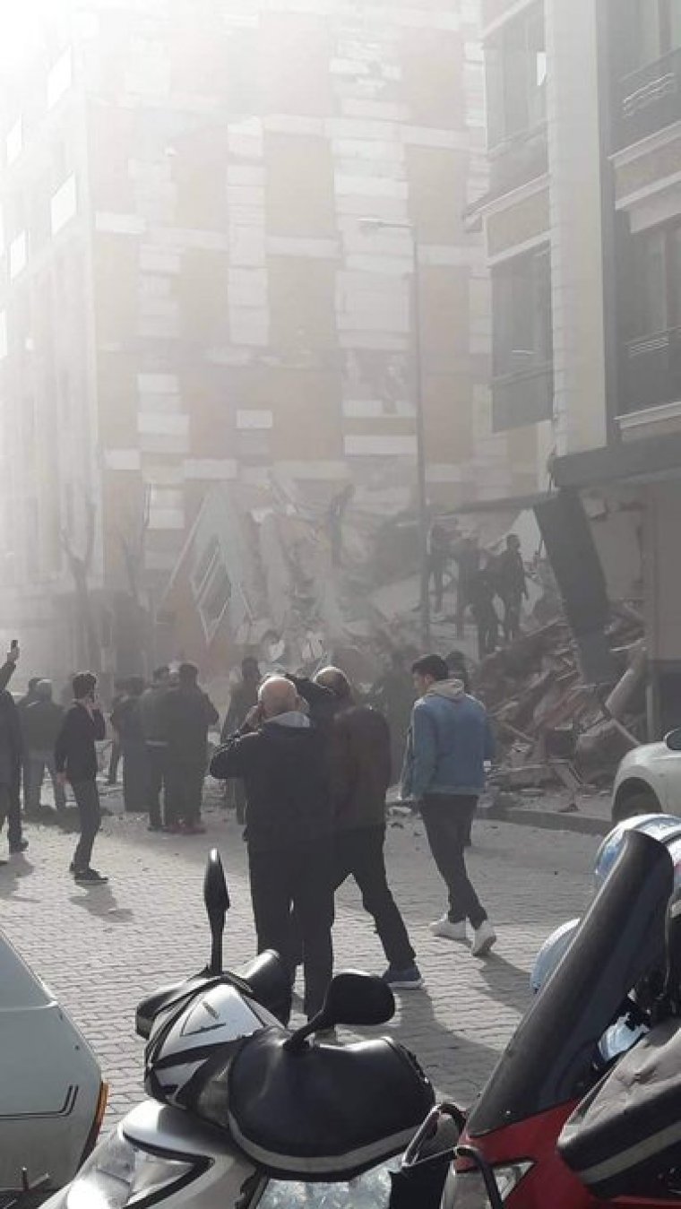 Son dakika: İstanbul'da bir bina çöktü: Ekipler sevk edildi