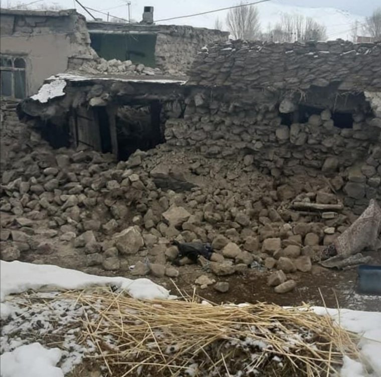 İran'da deprem: Van'da üçü çocuk 8 kişi öldü, 8'u ağır 21 yaralı