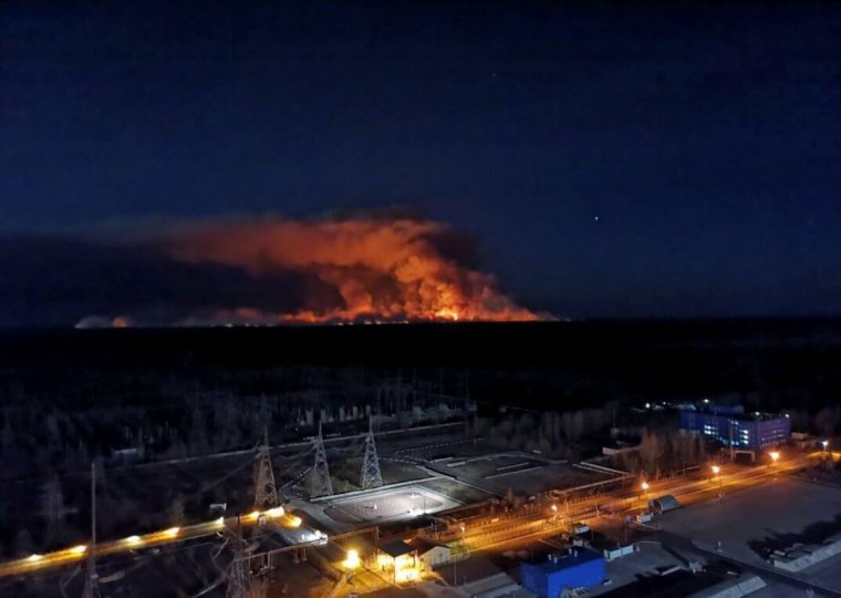 Çernobil'deki yangın, nükleer atık deposuna yaklaştı