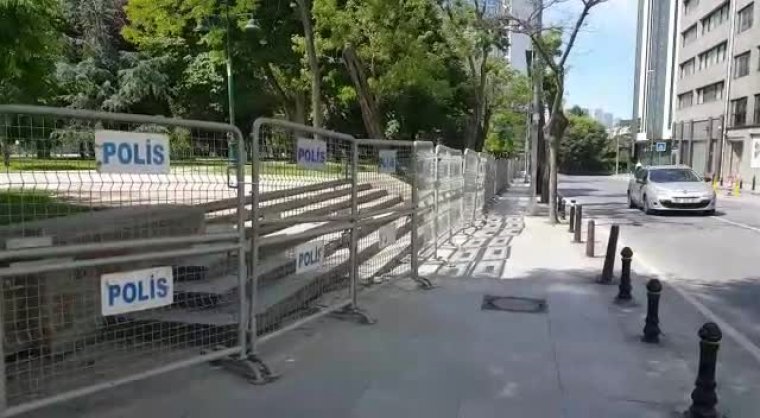 Gezi Parkı bariyerlerle kapatıldı