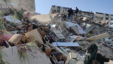 İzmir’de 5.0 büyüklüğünde artçı deprem