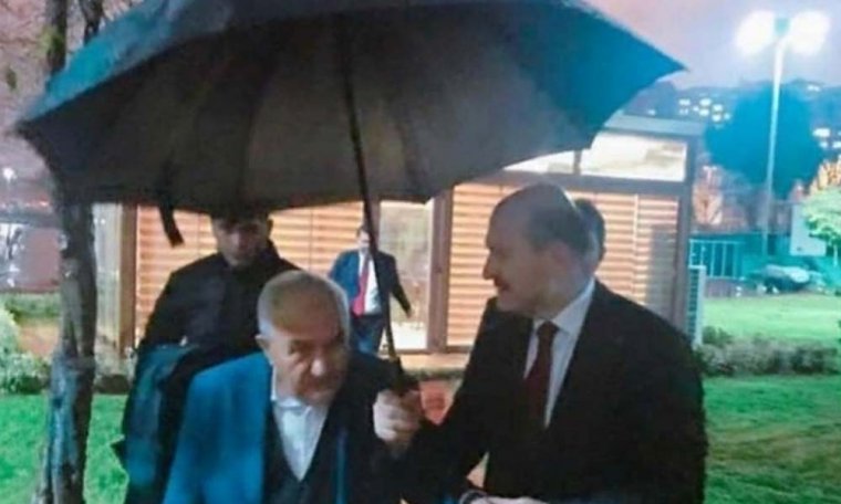 Bakan Soylu'nun şemsiye tuttuğu tarikat lideri Corona'dan öldü