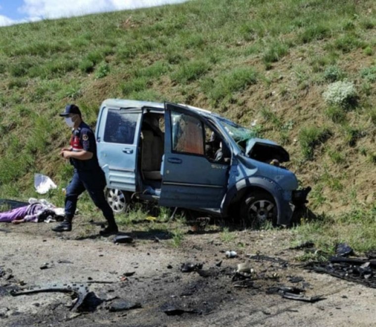 Sivas'ta feci kaza: 9 kişi hayatını kaybetti