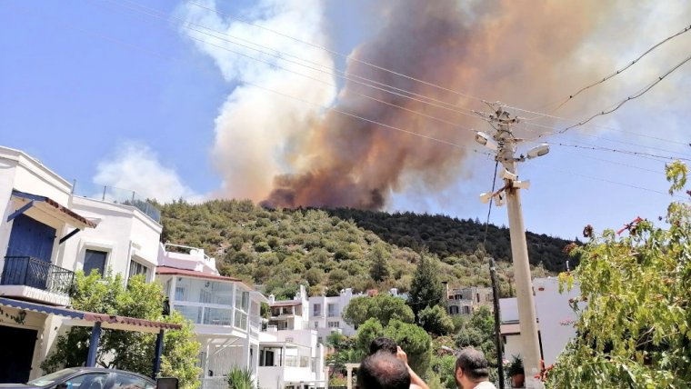 Son dakika: Bodrum'da yangın ve patlama sesi!