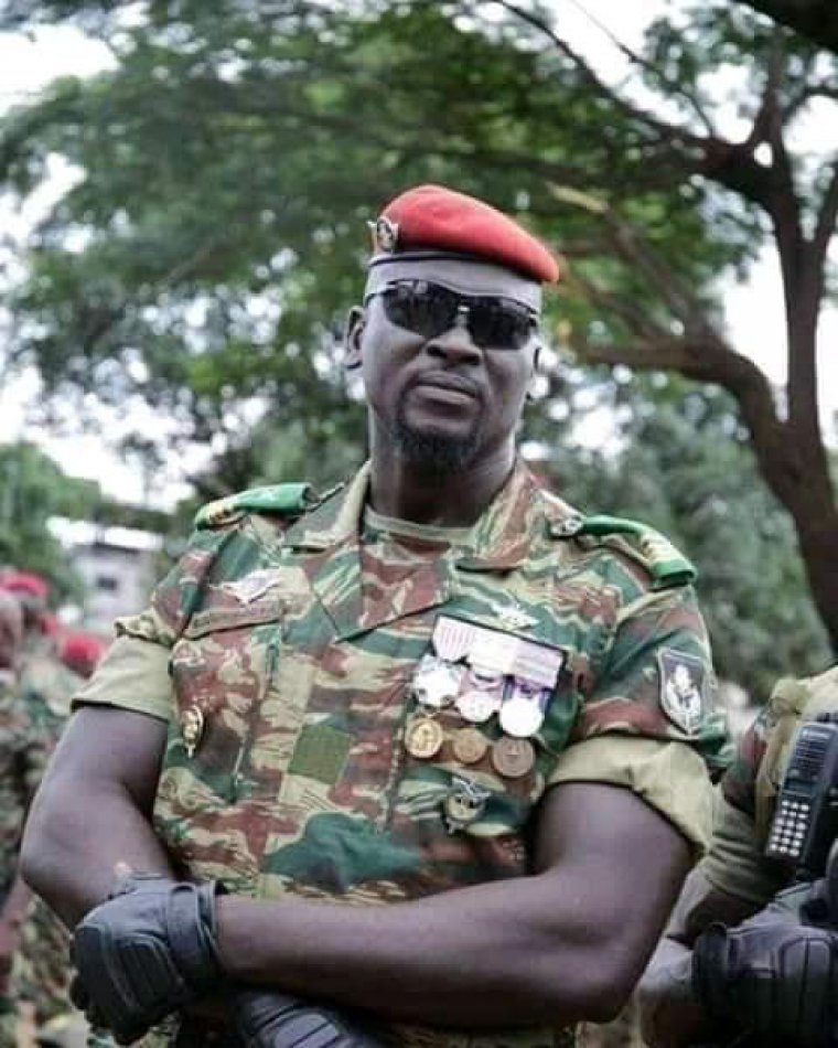 Gine'de askeri darbe: Cumhurbaşkanı tutuklandı