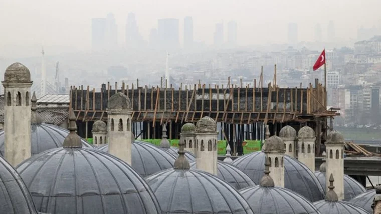 İBB Süleymaniye'nin önündeki ucubeyi mühürledi