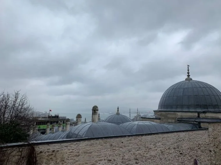 İBB Süleymaniye'nin önündeki ucubeyi mühürledi