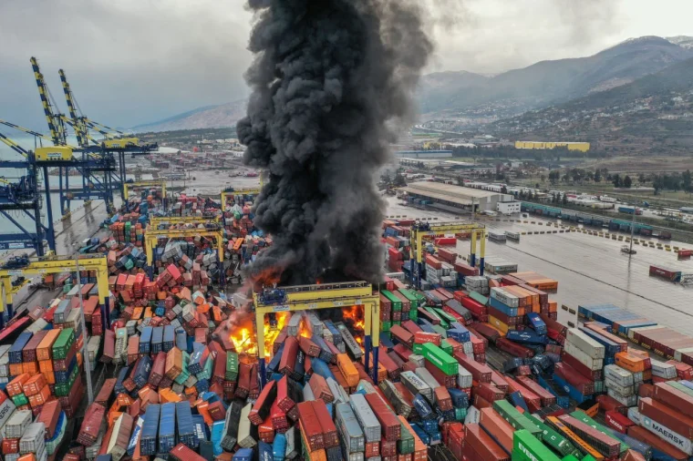 İskenderun Limanı yanmaya devam ediyor