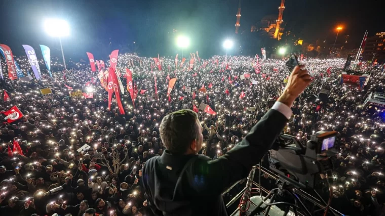 Özgür Özel boykot listesini tek tek isim vererek açıkladı