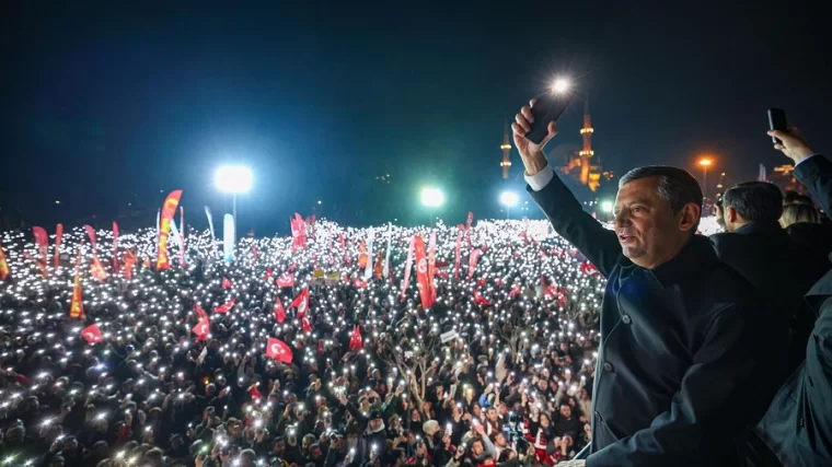 Özgür Özel boykot listesini tek tek isim vererek açıkladı