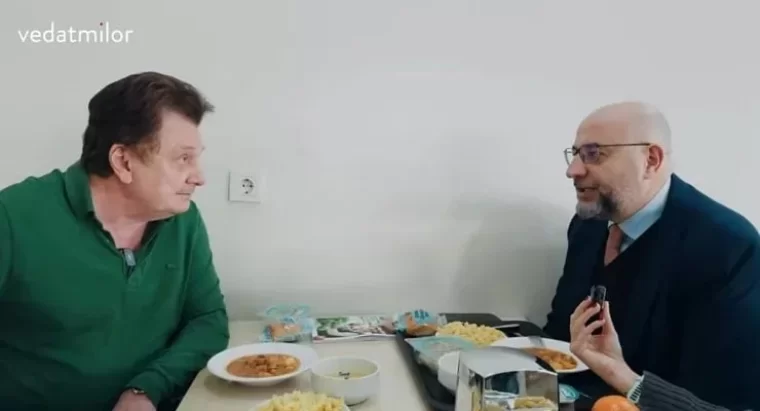 Boykot edilen kahve zincirinde video çeken Mustafa Varank'a Vedat Milor'u hatırlattı