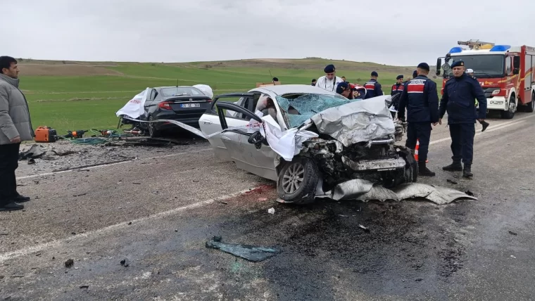Ankara'da bayram öncesi feci kaza: İkisi çocuk, 6 kişi öldü