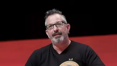 Cem Yılmaz canı ne zaman isterse o zaman paylaşım yapar!
