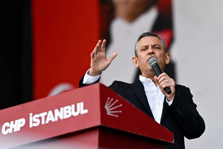 Maltepe'de tarihi İmamoğlu kalabalığı: Özel 2 milyon 200 bin kişiye seslendi