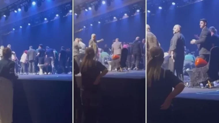 Volkan Konak sahnede kalp krizi geçirdi, hastaneye kaldırıldı