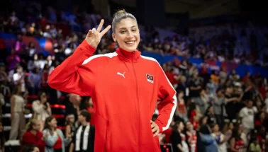 'Filenin Sultanı' İlkin Aydın'dan Aybüke Pusat'a destek