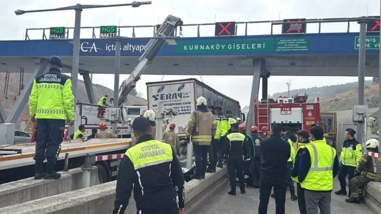Kuzey Marmara Gişeleri'nde facia: 4 kişi can verdi