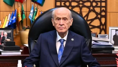 AKP içindeki kavganın işareti yandaş medyanın sayfalarına yansıdı