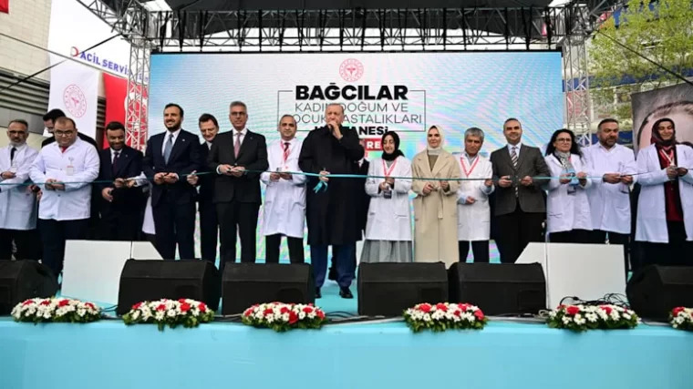 Erdoğan konuşurken bu pankartı açan işçi tutuklandı
