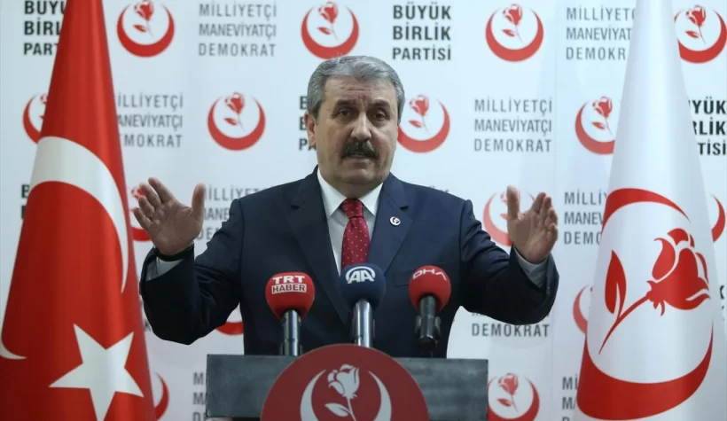 Destici Akp iktidarına verdi veriştirdi