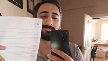 İmamoğlu'nun paylaşımlarını sokakta dağıtan avukat gözaltına alındı