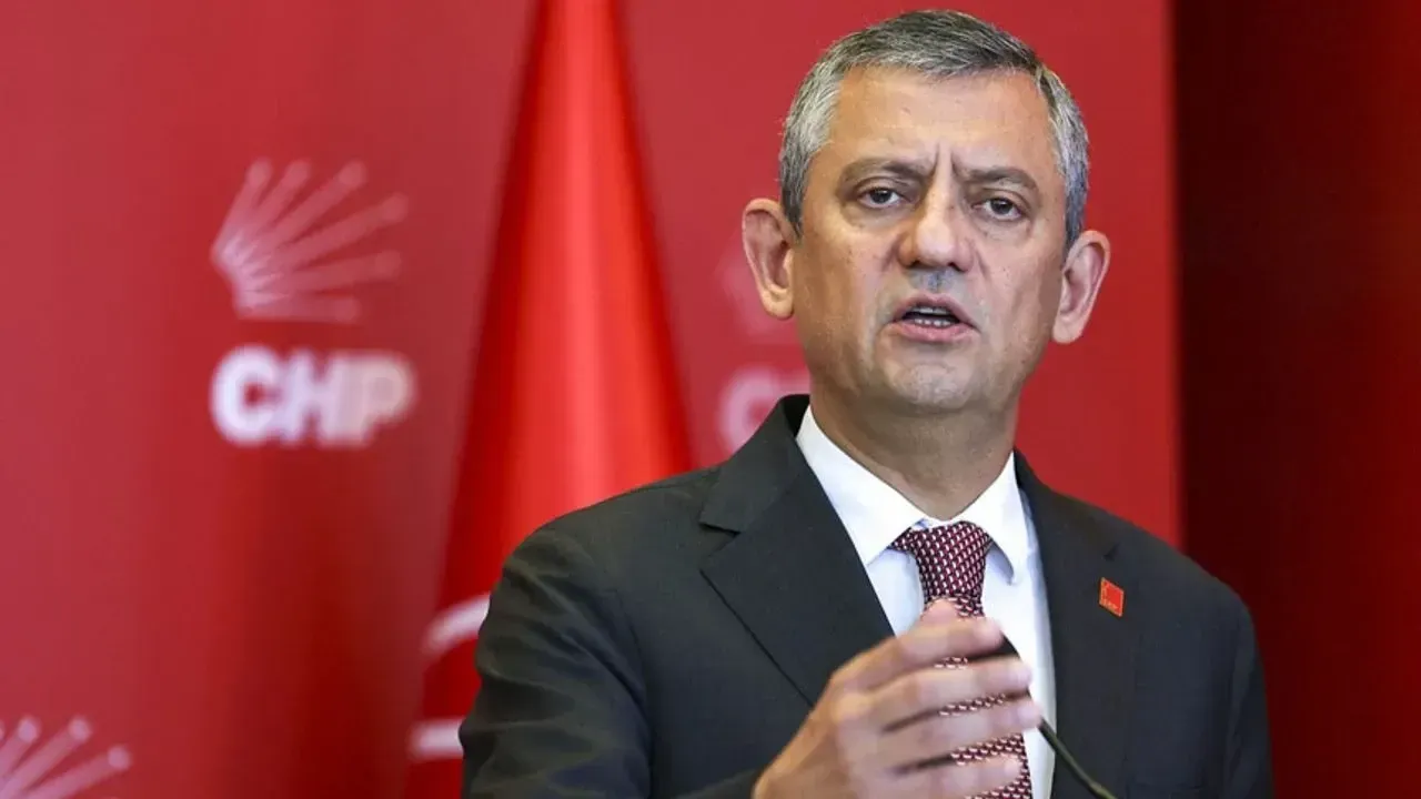 CHP lideri Özel açıkladı: Gürsel Tekin CHP'den ihraç edildi