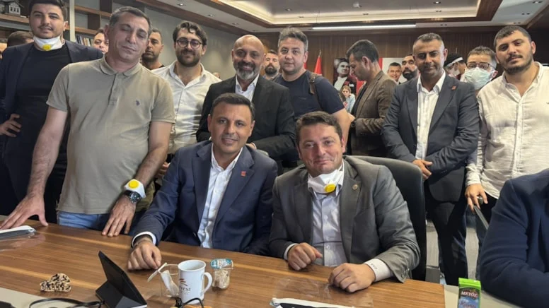 Barikatın arkasında: Gürsel Tekin'in girmeye çalıştığı odadan ilk fotoğraf