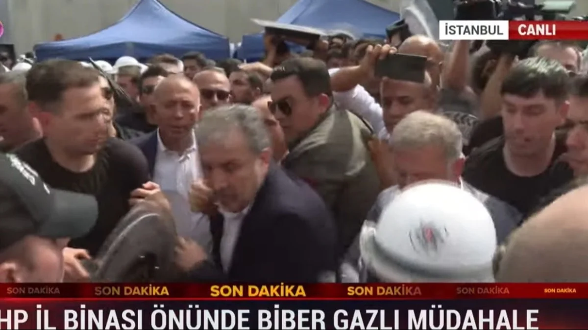 Kayyum Tekin'in İl Başkanlığı'nda kafasına su şişesi atıldı!