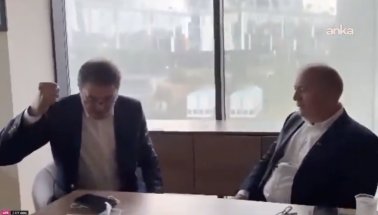 Gürsel Tekin polisle girdiği binadan “Al polislerini git” diye çıkarılmış