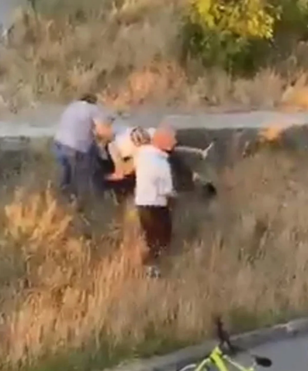 Eşi ve bebeği şehit olan astsubayı darbeden şahıslardan özür videosu! Sedat Peker detayı dikkat çekti