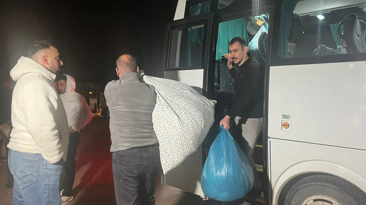 Erdoğan imzasıyla birlikte cezaevlerinden davullu meşaleli tahliyeler başladı