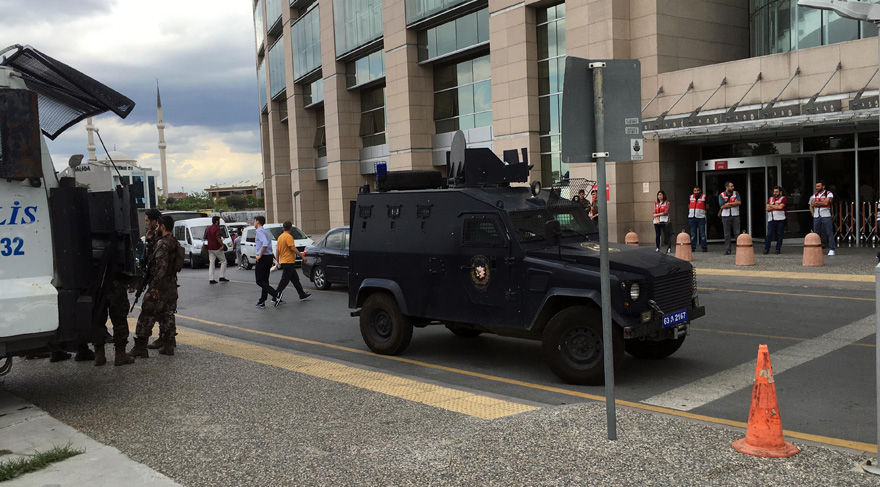 Çağlayan Adliyesi İstanbul Son dakika polis araması