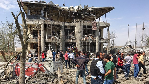 Diyarbakır Bismil PKK bombalı saldırı