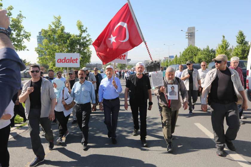 Adalet Yürüyüşü Dünya basını ne diyor  Gandi Kemal Türk bayrağı