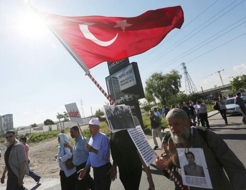 Adalet Yürüyüşü Dünya basını ne diyor  Gandi Kemal Türk bayrağı ve hacı
