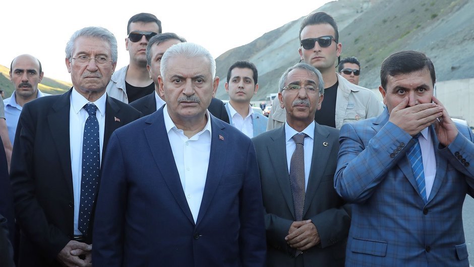 Başbakan Binali Yıldırım Kaza yeri üzüntü Erzincan