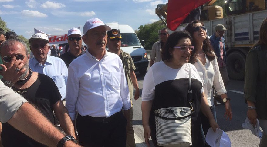 Adalet yürüyüşü sanatçılar destek