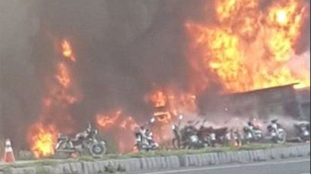 Pakistan Tanker Faciası Yangın 123 ölü