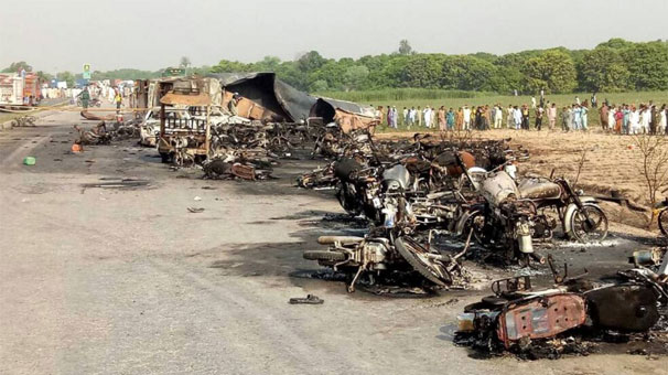 Pakistan Tanker Faciası Yangın 123 ölü
