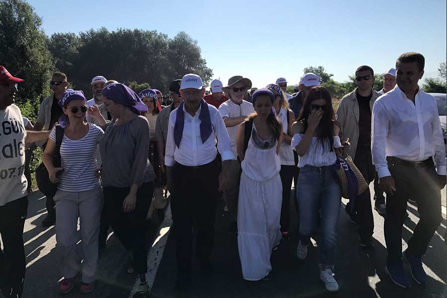 Adalet Yürüyüşü Yazarların desteği