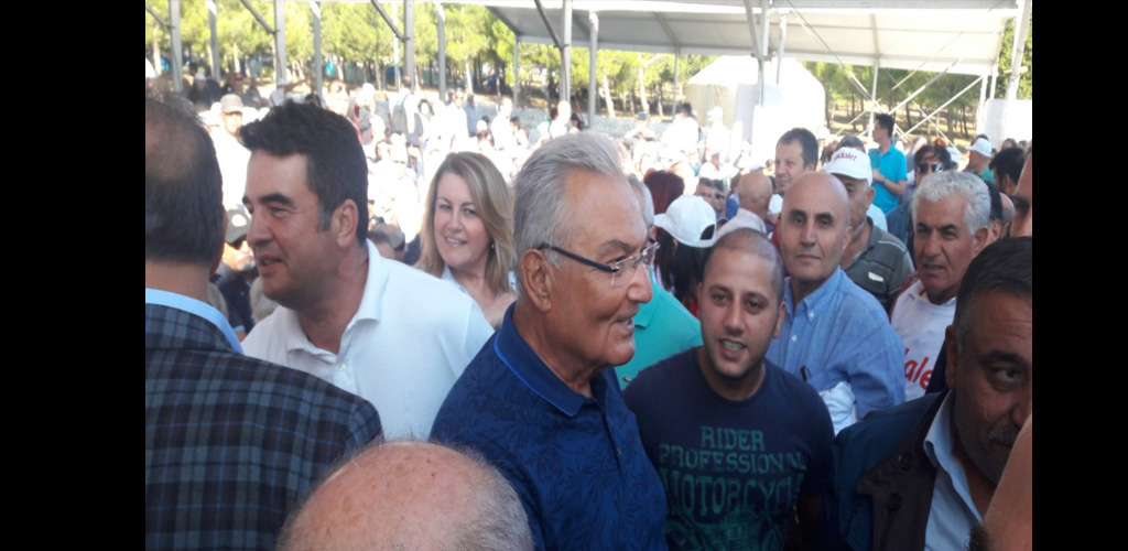 eski genel başkan Deniz Baykal da katıldı.